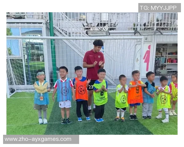 八人足球的魅力与策略探讨如何在小场地上实现团队协作与个人技术的完美结合